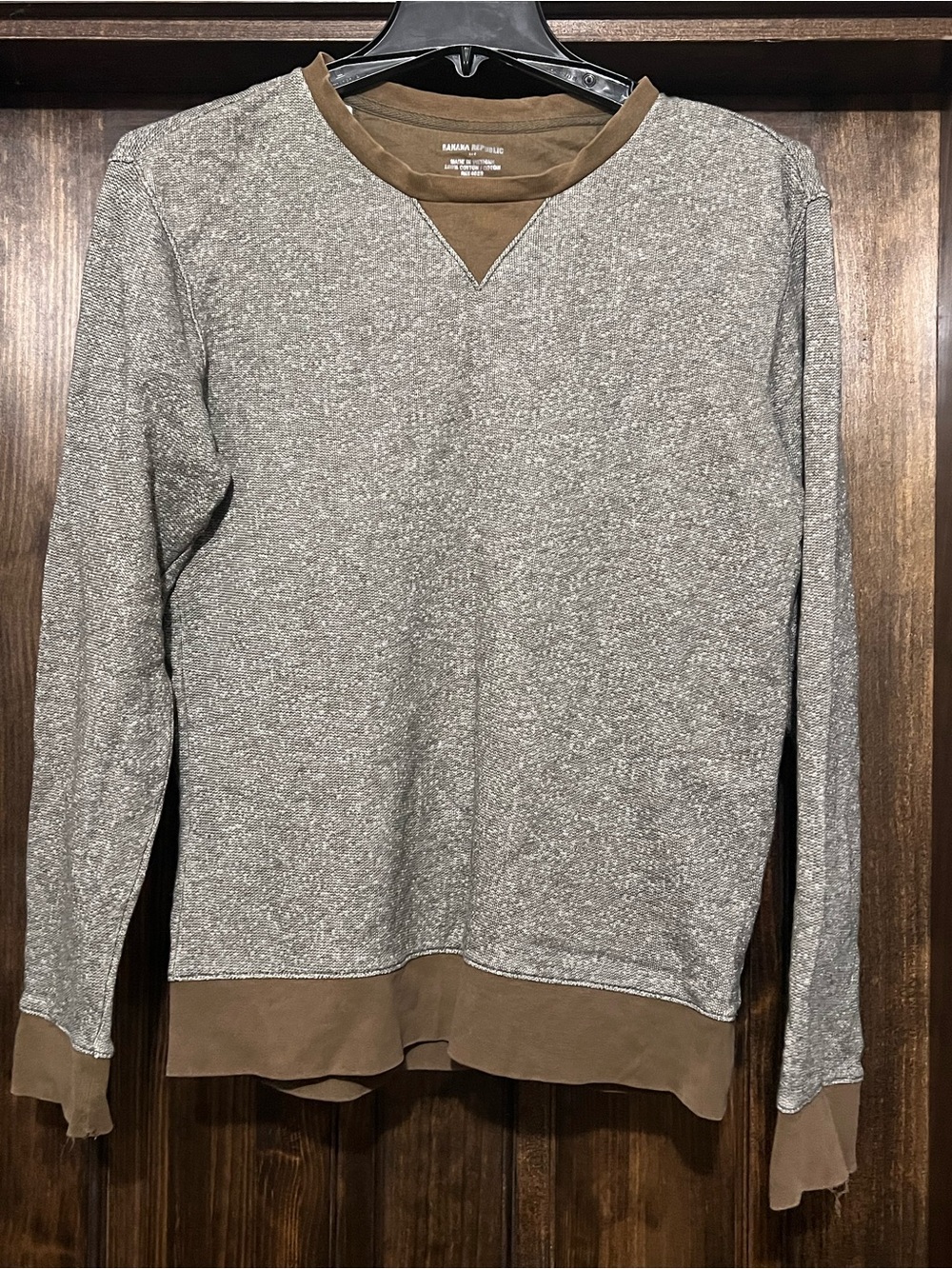 Banana Republic Men’s medium pullover light sweatshirt distressed